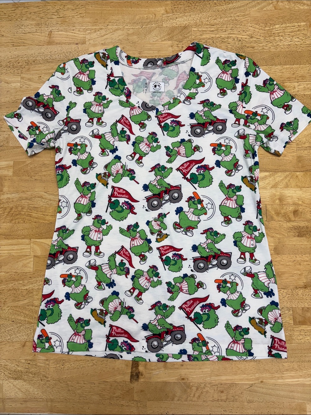 EUC Genuine Merchandise White Phillies Phanatic Allover Print Short Sleeve Tee